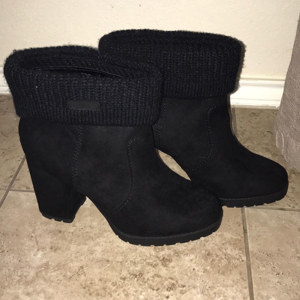Black suede Boots